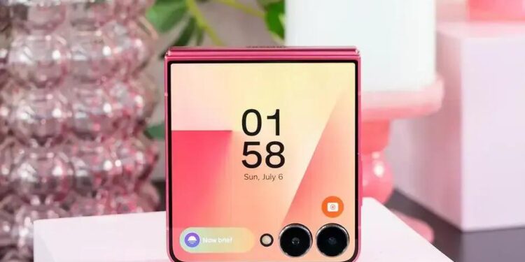 ACIDENTE! Apple Publica Anúncio do Galaxy Z Flip7 e Gera Polêmica