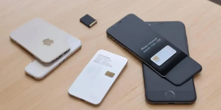 ESIM vs. Chip Físico: Qual Escolher para Seu iPhone em 2025? O Comparativo Definitivo 1 eSIM vs. Chip Físico: Qual Escolher para Seu iPhone em 2025? O Comparativo Definitivo