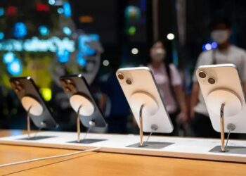 EXPORTAÇÕES DE IPHONES DA ÍNDIA SUPERAM A CHINA EM 2025 – O QUE NINGUÉM TE CONTA!