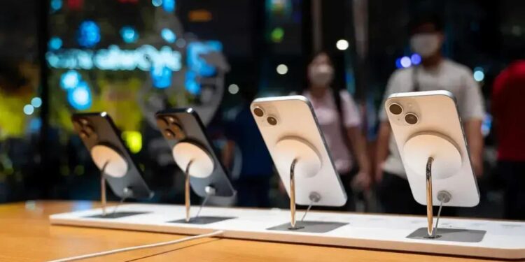 EXPORTAÇÕES DE IPHONES DA ÍNDIA SUPERAM A CHINA EM 2025 – O QUE NINGUÉM TE CONTA!
