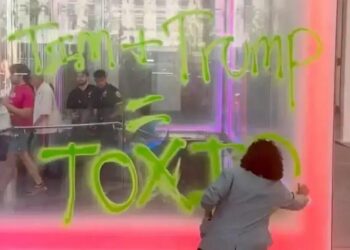 Extinction Rebellion protesta contra doação da Apple a Donald Trump