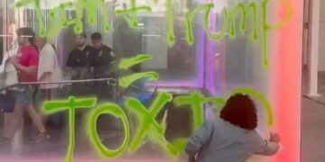 Extinction Rebellion protesta contra doação da Apple a Donald Trump