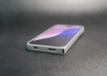 NÃO PERCA isso! Adicione uma PORTA USB-C ao seu iPhone AGORA!