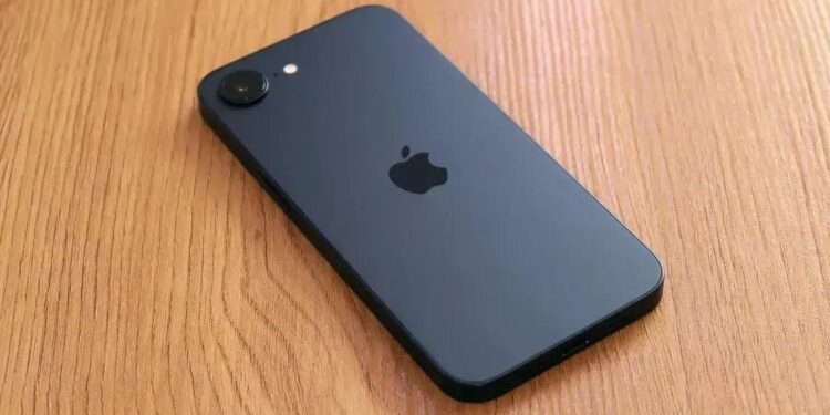 Oferta incrível: iPhone 16e 128GB por R$3.599,10 à vista!