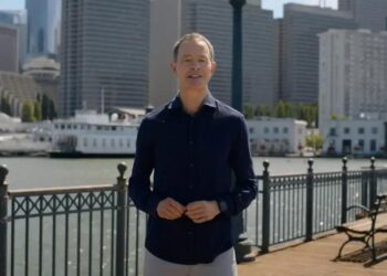 Sabih Khan assume como novo COO da Apple, substituindo Jeff Williams