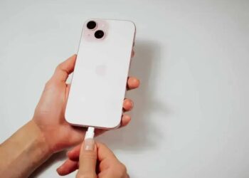 Aproveite RÁPIDO: iPhone 15 (512GB) com 26% de DESCONTO!