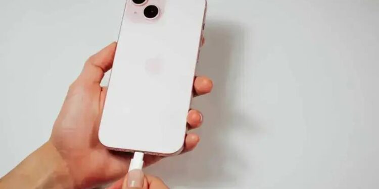 Aproveite RÁPIDO: iPhone 15 (512GB) com 26% de DESCONTO! 1 Aproveite RÁPIDO: iPhone 15 (512GB) com 26% de DESCONTO!