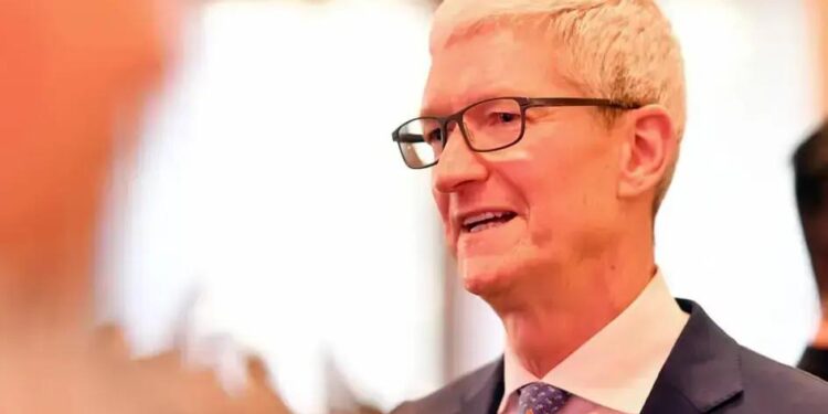 NOVIDADE: Tim Cook ANUNCIA novas lojas da Apple na Índia e Emirados Árabes em 2025!