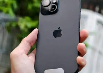PARE de perder OFERTAS: iPhone 15 (128GB) com 30% de desconto AGORA!