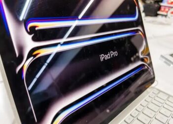 Seu iPhone pode ganhar a tecnologia Tandem OLED e você não sabia!