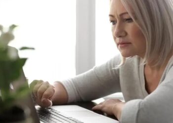 Você sabia que a leitura silenciosa gera uma VOZ na sua cabeça? Descubra!