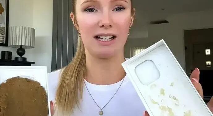 BRITÂNICA RECEBEU “COCÔ” AO COMPRAR IPHONE 16 PRO NA AMAZON – O QUE SABER 1 BRITÂNICA RECEBEU “COCÔ” AO COMPRAR IPHONE 16 PRO NA AMAZON – O QUE SABER