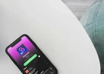 Como ALTERNAR entre MÚSICA e VIDECLIPE no Spotify em 2025!