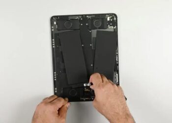 Desmonte SURPRESA! Veja o que descobriram no iPad Pro 13" (M5)