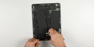 Desmonte SURPRESA! Veja o que descobriram no iPad Pro 13" (M5)