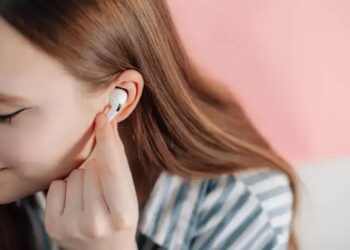 FAÇA ISSO nos AirPods: Como PAUSAR reprodução ao dormir! 3 FAÇA ISSO nos AirPods: Como PAUSAR reprodução ao dormir!