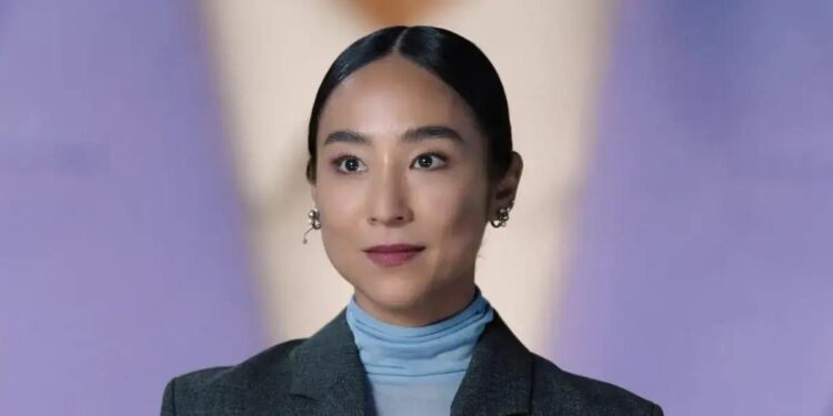 SAÍDA CHOCANTE: Greta Lee deixa The Morning Show em 2025!
